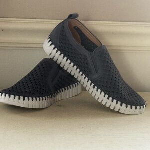Ilse Jacobsen Tulip Grey-Blue Slip-On Shoes